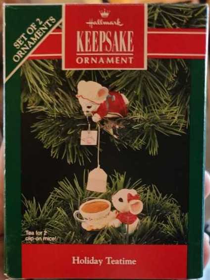 Holiday Teatime - Here Comes Santa (Mice, Tea, Food) ornament collectible [Barcode 070000027505] - Main Image 3