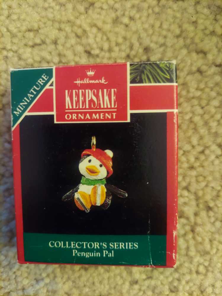Penguin Pal #4 & Final - Penguin Pal (Penguins, Miniature) ornament collectible [Barcode 070000027659] - Main Image 3
