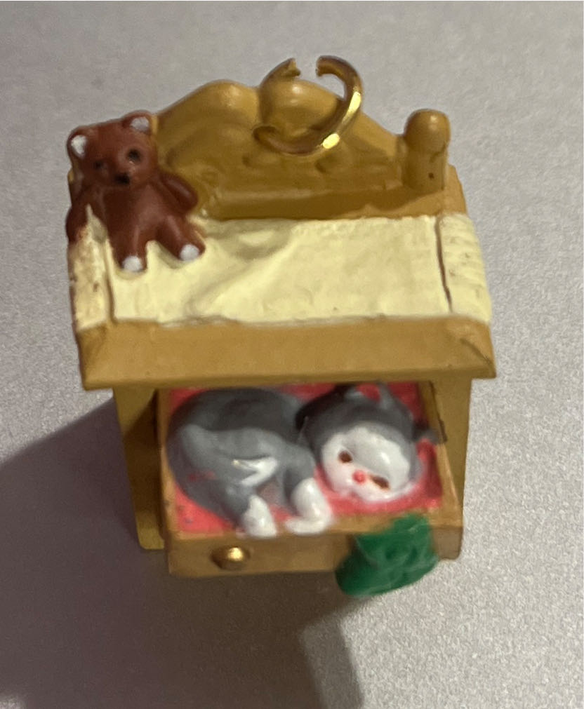 Snug Kitty  (Christmas Ornament) ornament collectible [Barcode 070000064401] - Main Image 3