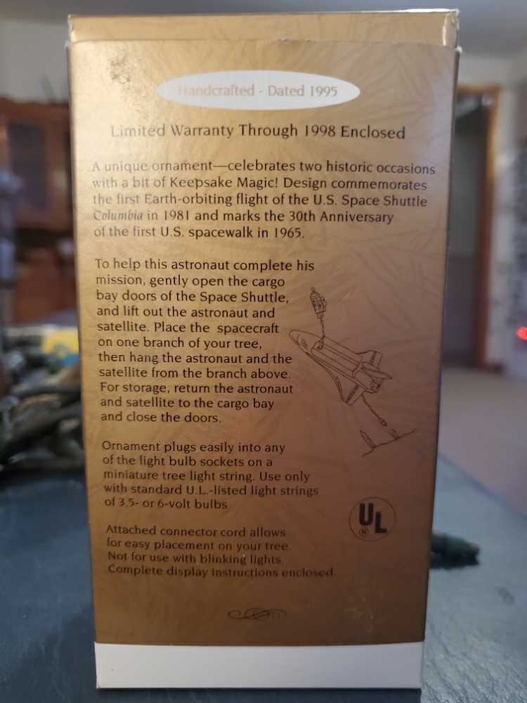 Space Shuttle - Magic Plug-in (American Space Program) ornament collectible [Barcode 015012246971] - Main Image 2