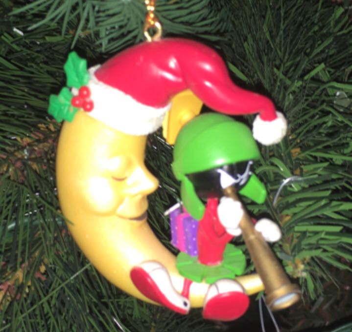 Marvin The Martian  (Looney Tunes Collection) ornament collectible [Barcode 097013620882] - Main Image 2