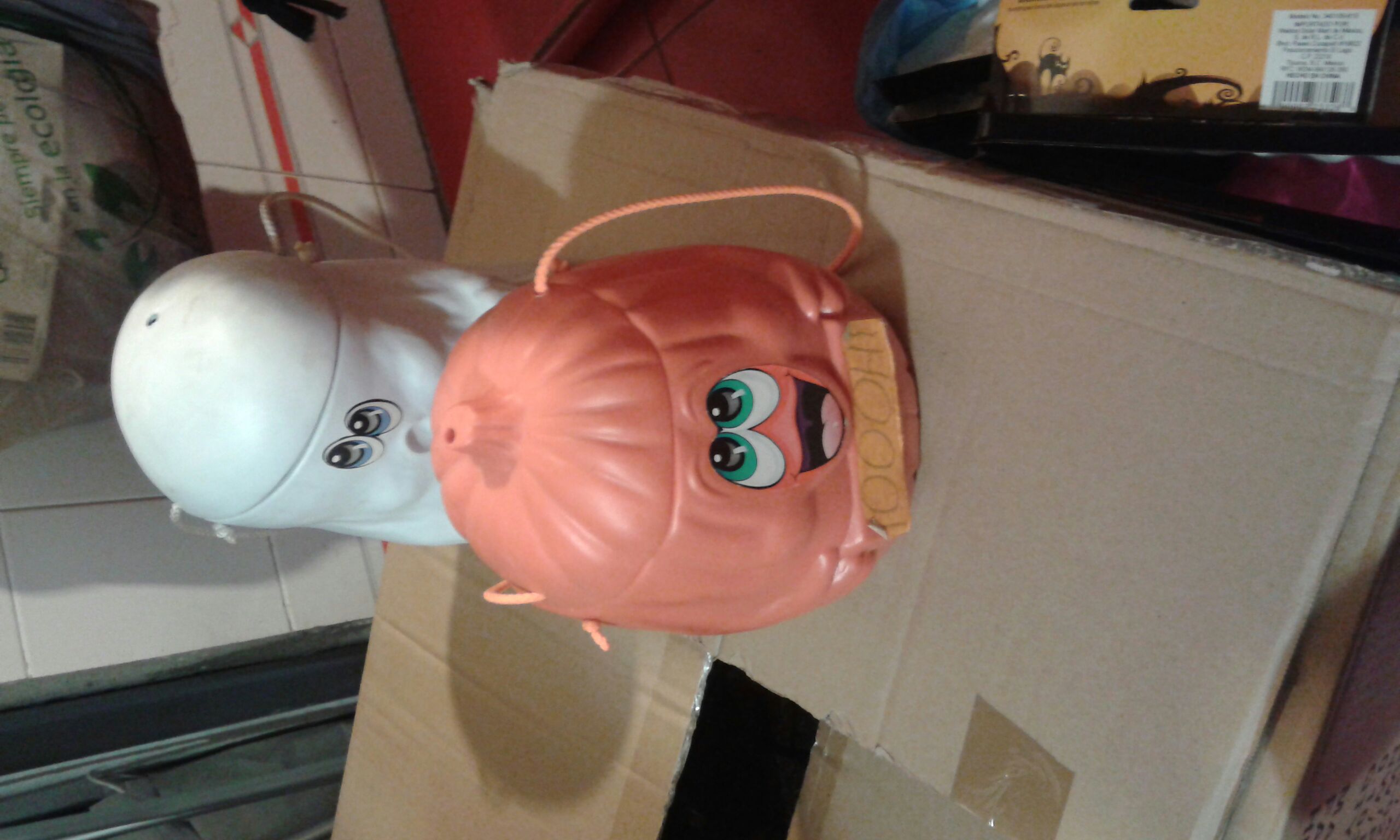 Contenedores - contenedores (Halloween) ornament collectible [Barcode 110083750690] - Main Image 2