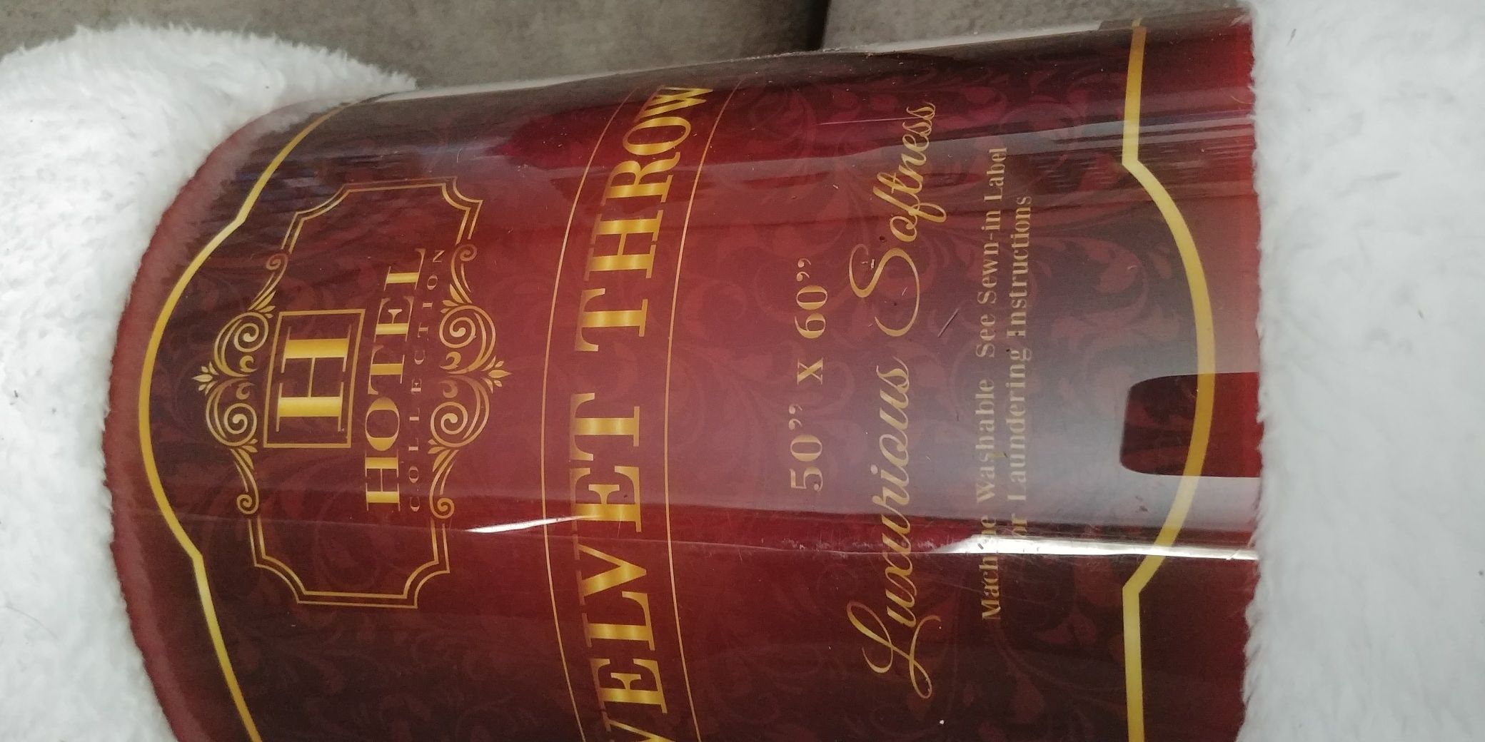 Velvet Throw  (Throws) ornament collectible [Barcode 190587129178] - Main Image 2