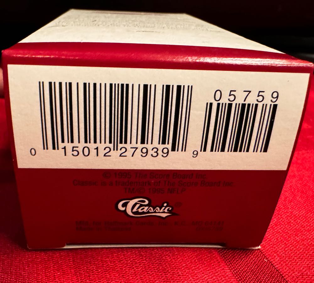 Joe Montana - Football Legends (Football) ornament collectible [Barcode 015012279399] - Main Image 3