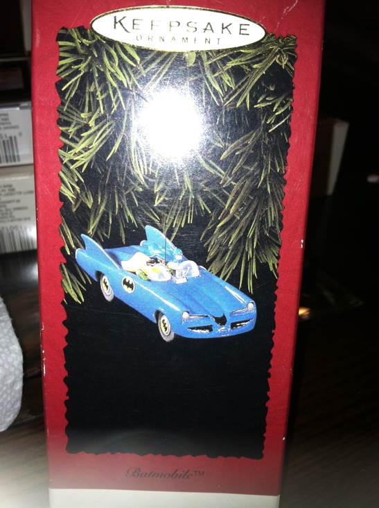 Batmobile - Batman (Batman) ornament collectible [Barcode 015012279436] - Main Image 1