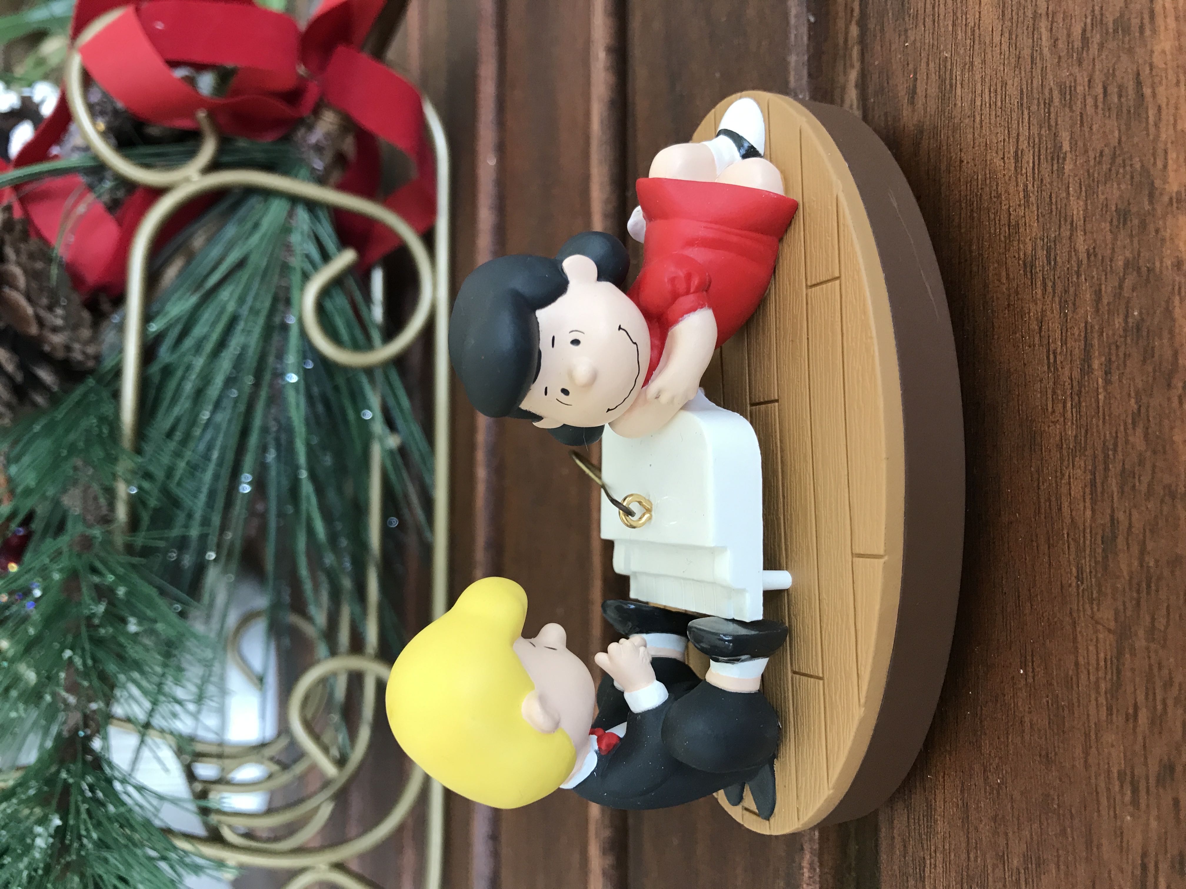 Peanuts Schroeder And Lucy  - Peanuts (Magic) ornament collectible [Barcode 015012279610] - Main Image 3