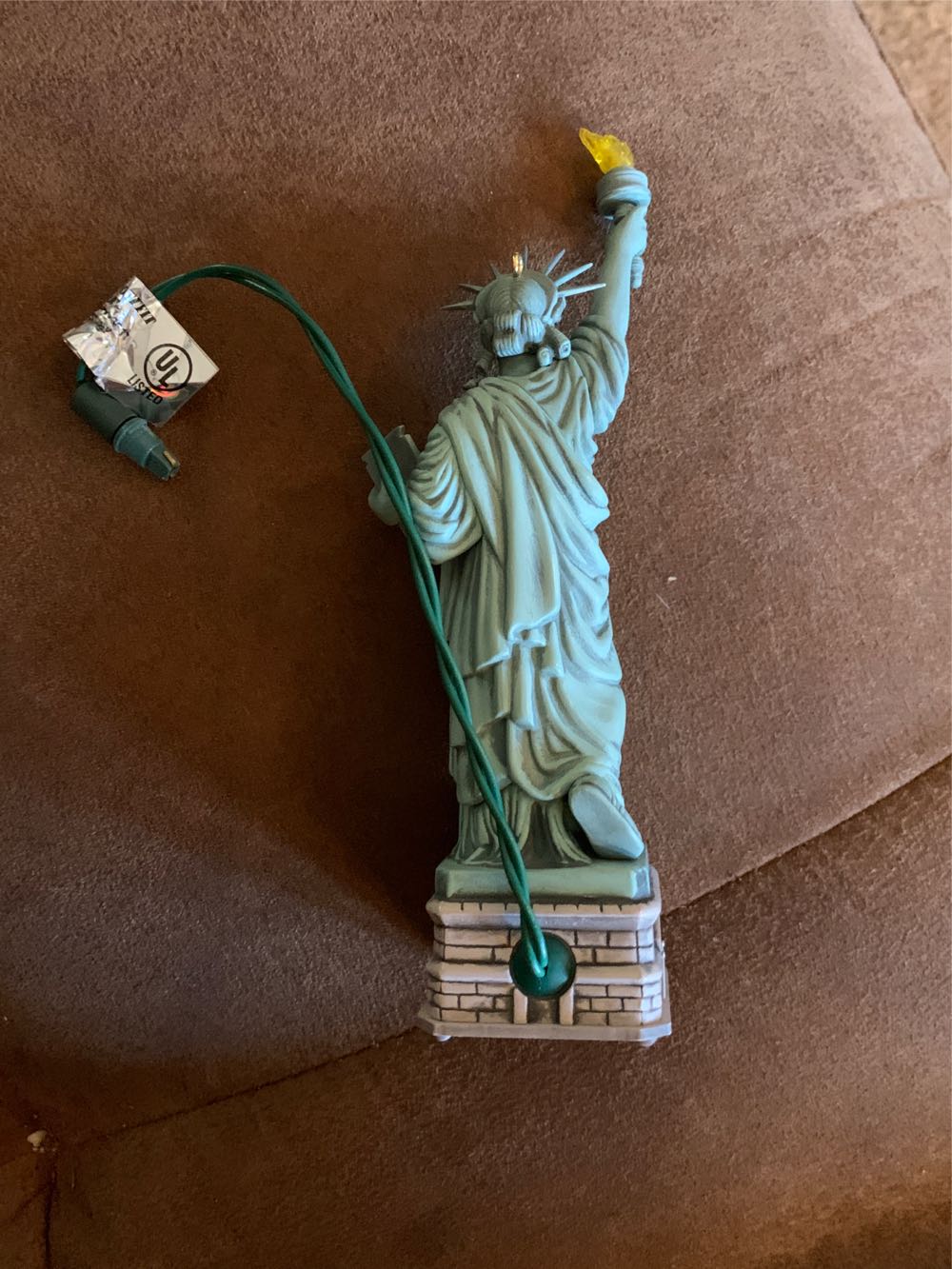 The Statue Of Liberty - The Statue of Liberty (Landmark, Patriotic, Legacy Cord) ornament collectible [Barcode 015012280029] - Main Image 4