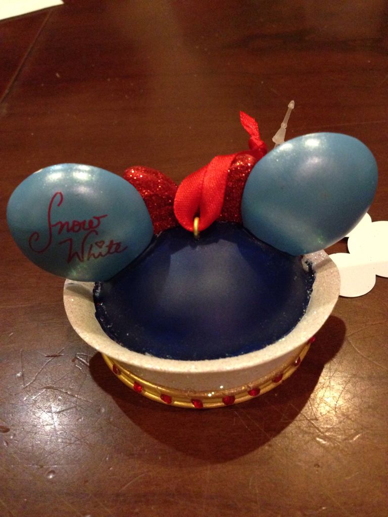 Snow White Ear Hat Ornament Disney  - Disney Ear Hat ornament collectible [Barcode 400006477576] - Main Image 2
