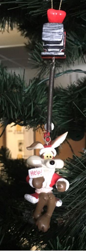 Wile E Coyote - Warner Bros. Studio Store ornament collectible [Barcode 447010109000] - Main Image 2