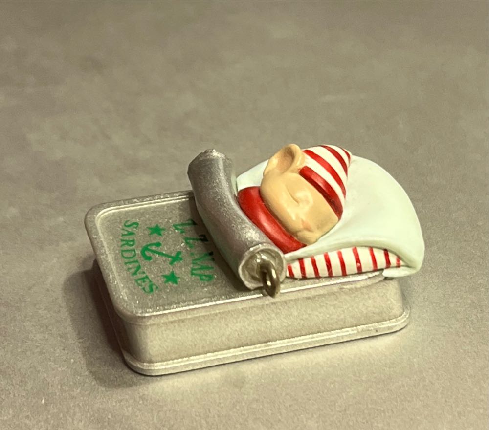 Long Winter’s Nap - Miniture Collector Series (Miniature) ornament collectible [Barcode 015012304893] - Main Image 3