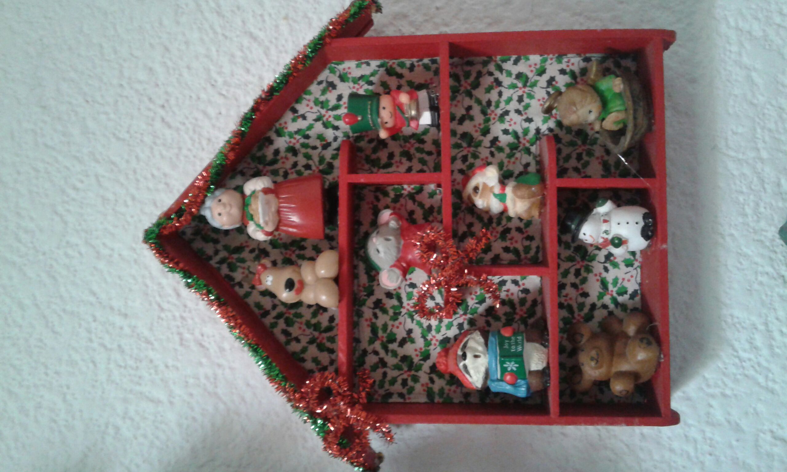 Casitas con muñequitos navideños - Casitas (Navidad) ornament collectible [Barcode 671424859514] - Main Image 2