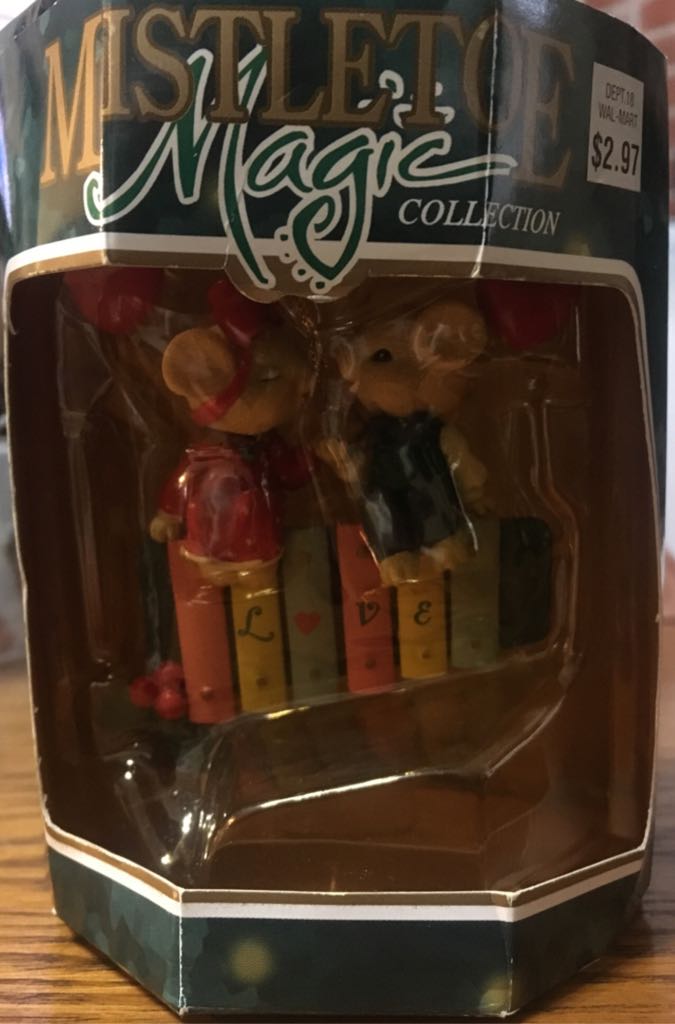 Mistletoe Magic Collection Love - Mistletoe Magic Collection (Love) ornament collectible [Barcode 692382015033] - Main Image 2