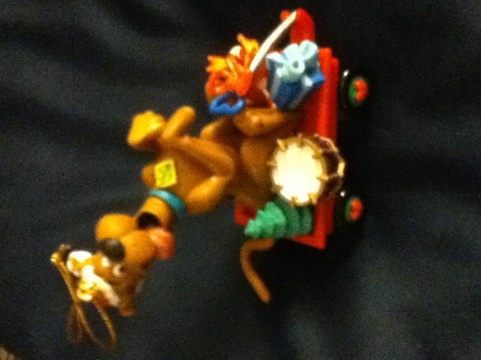 Scooby-Doo! In Wagon - Scooby Doo (Cartoon network) ornament collectible [Barcode 692382204345] - Main Image 1