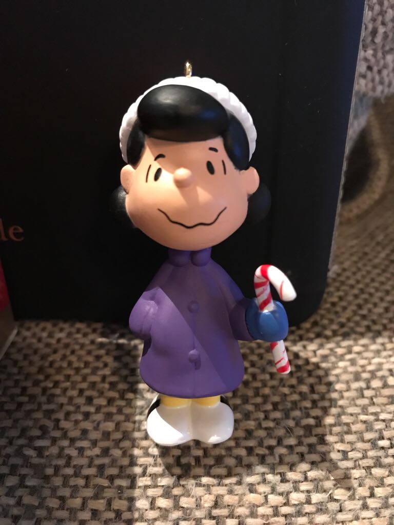 Lucy - Peanuts - A Charlie Brown Christmas (Peanuts) ornament collectible [Barcode 015012322309] - Main Image 2