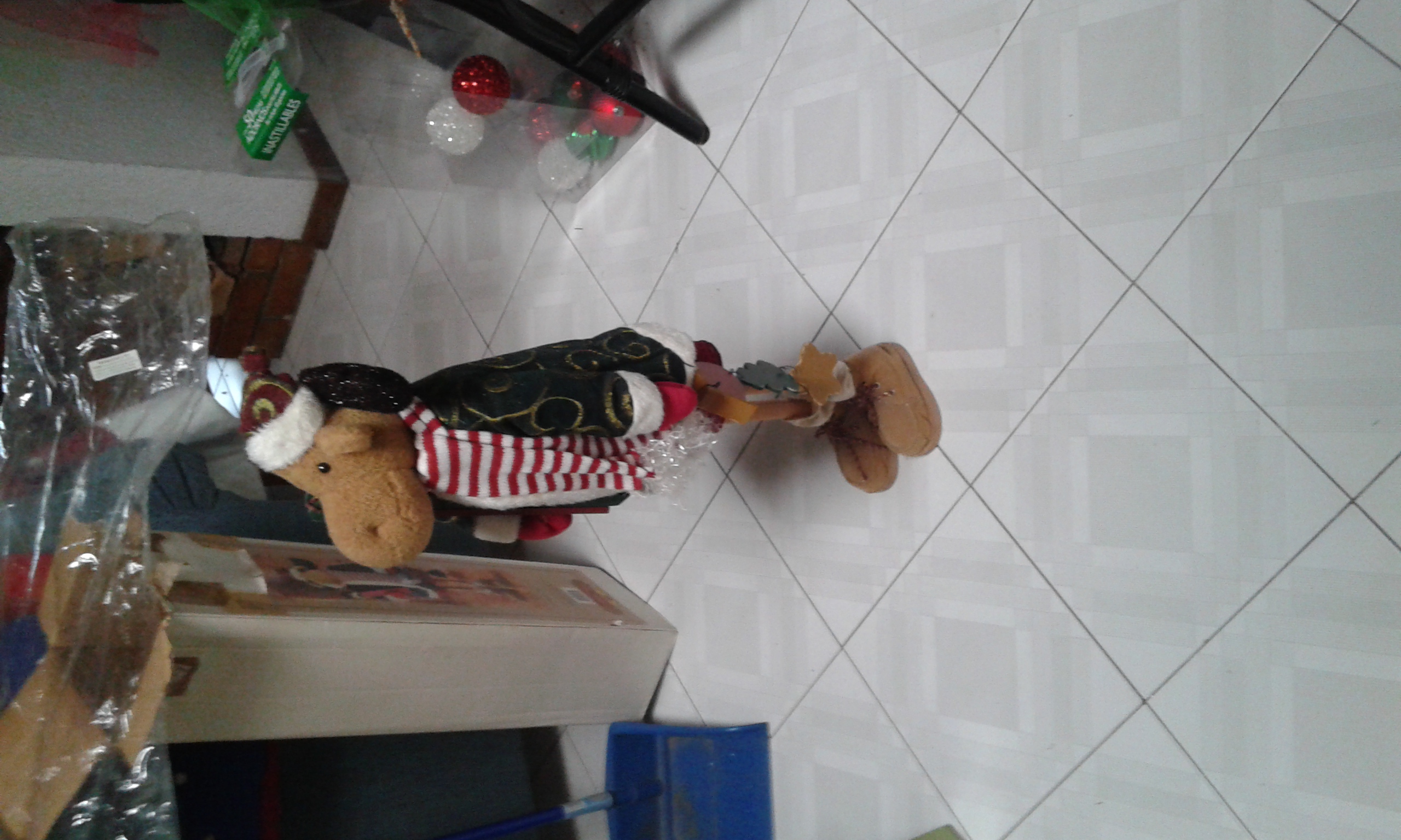 Reno - figuras navideñas (Christmas) ornament collectible [Barcode 708016704751] - Main Image 2