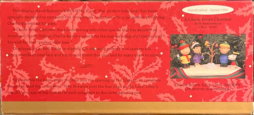 Charlie Brown Christmas - Snow Scene - Peanuts A Charlie Brown Christmas (Peanuts) ornament collectible [Barcode 015012322330] - Main Image 2