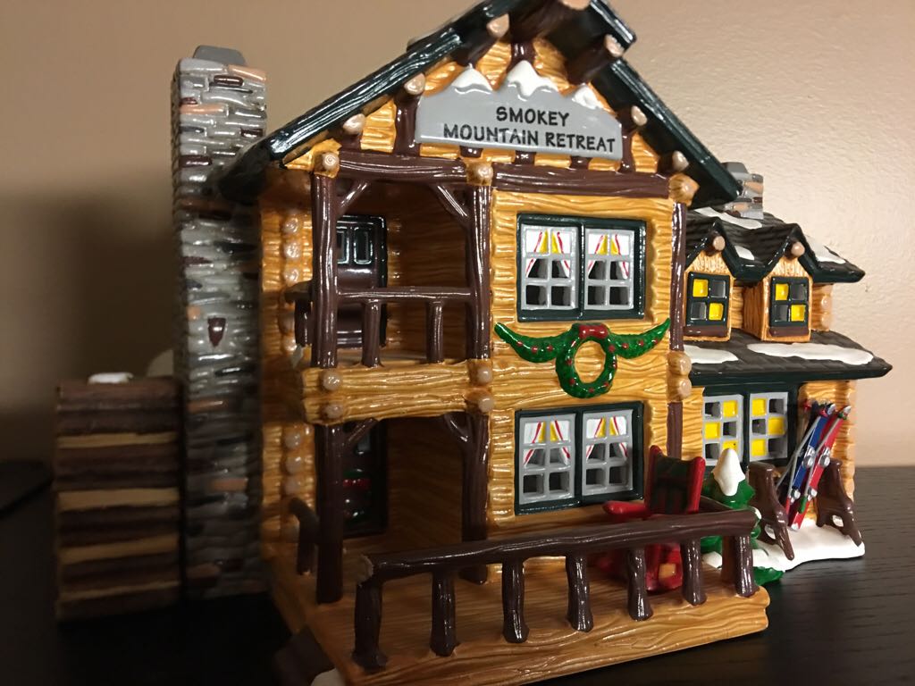 Smokey Mountain Retreat - The Original Snow Village (Department 56) ornament collectible [Barcode 734409072039] - Main Image 2