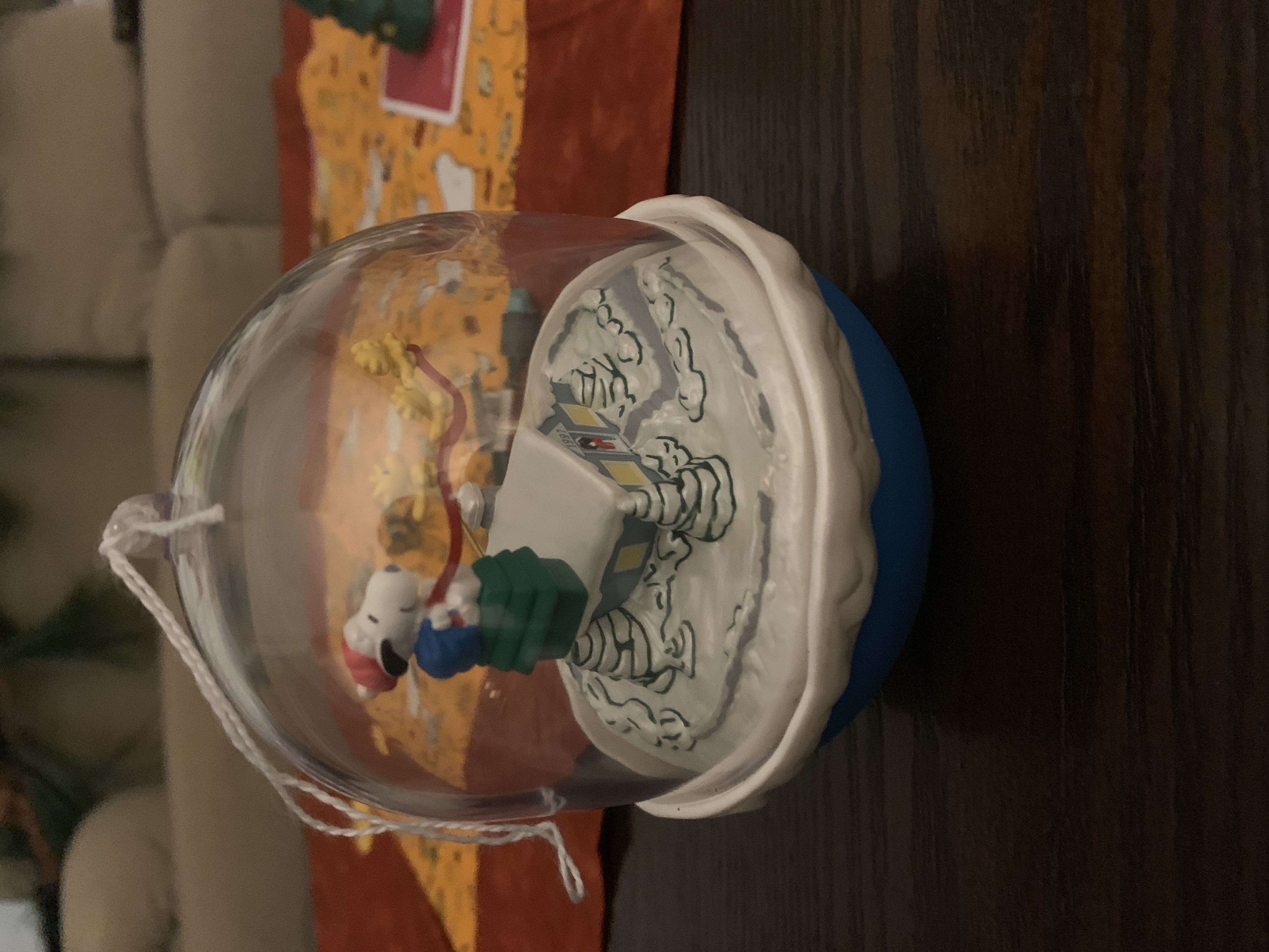 Snoopy Plays Santa  - The Peanuts Gang (Peanuts) ornament collectible [Barcode 015012365689] - Main Image 2