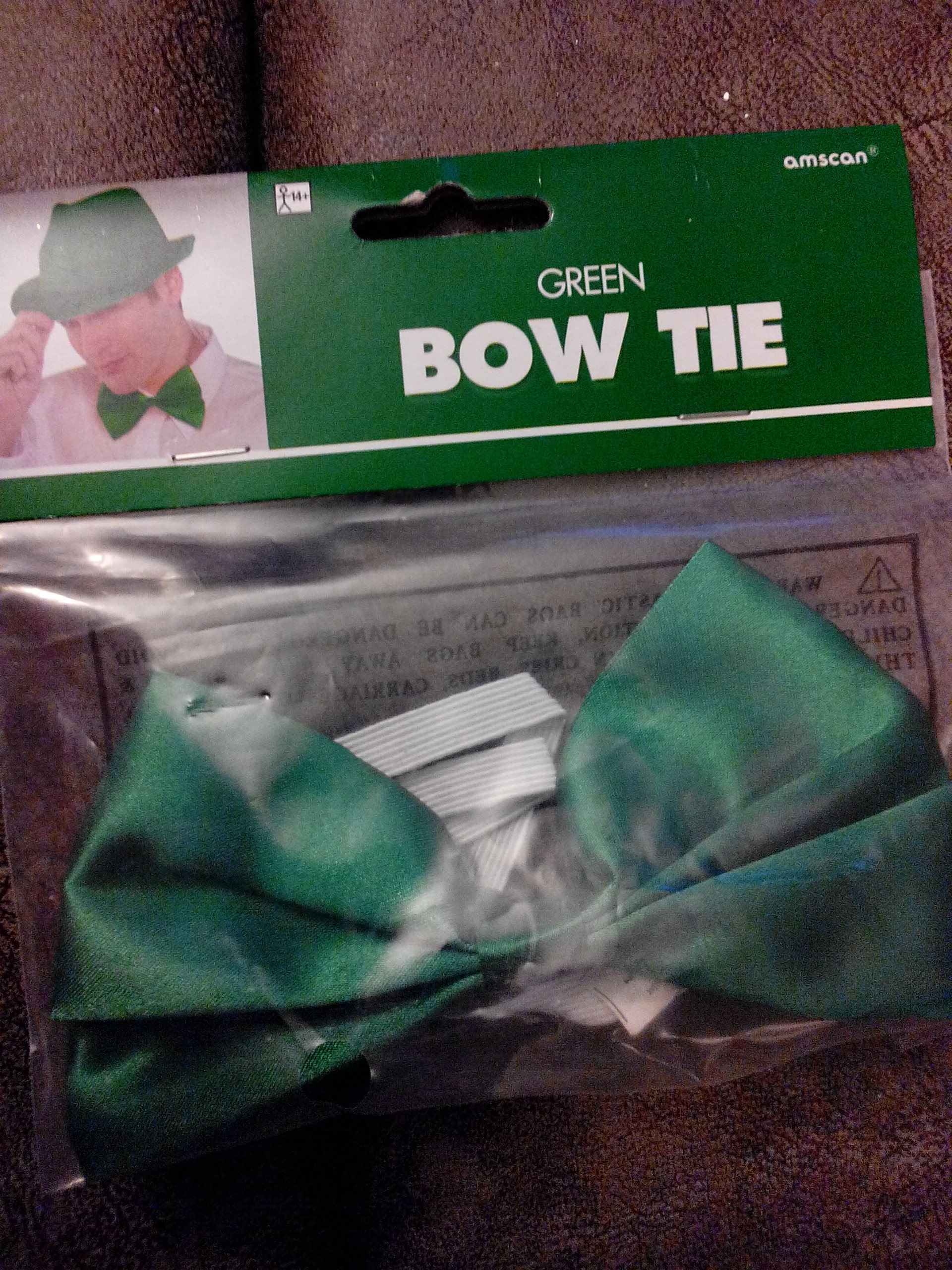 Green Bow Tie  (St. Patrick’s Day) ornament collectible [Barcode 013051385996] - Main Image 1