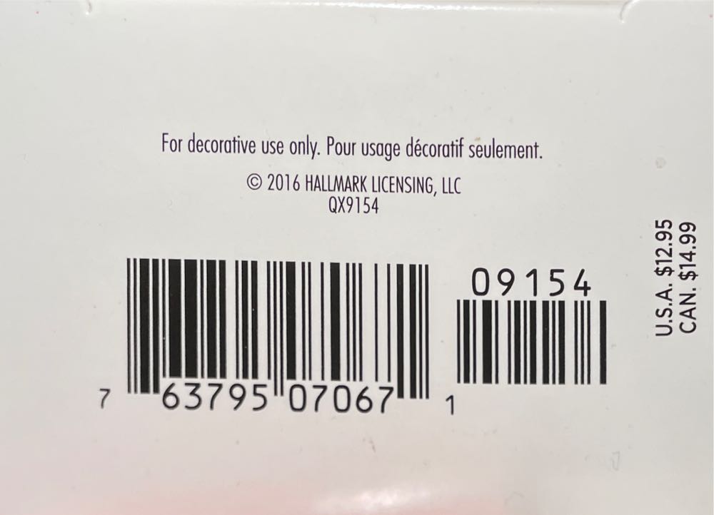 Snowball & Tuxedo #16 (2016) That’s A Wrap! - Snowball And Tuxedo (Snowball And Tuxedo) ornament collectible [Barcode 763795070671] - Main Image 4