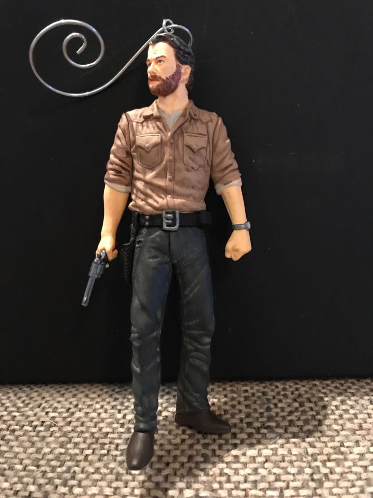 The Walking Dead: “RICK GRIMES” - The Walking Dead (Hanging Ornament) ornament collectible [Barcode 763795102273] - Main Image 2