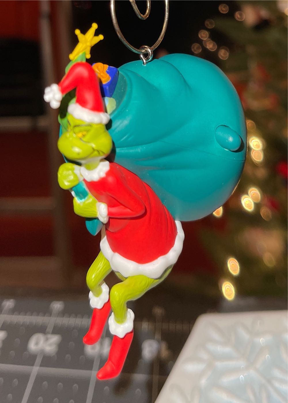 You’re A Mean One, Mr Grinch - Dr. Seuss’s How the Grinch Stole Christmas! (Dr. Seuss) ornament collectible [Barcode 763795105588] - Main Image 4