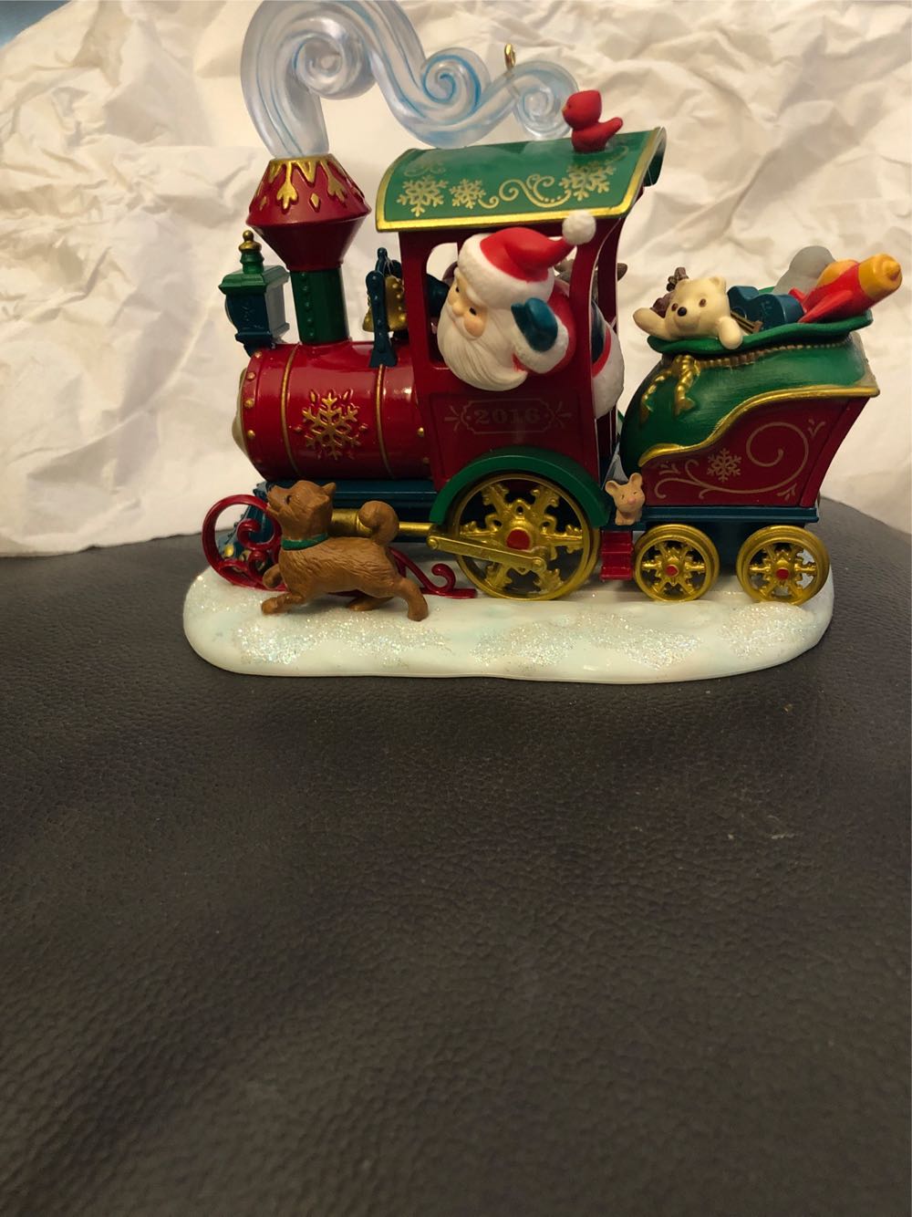 Santa’s Christmas Train 2016 - Hallmark KOC Member Exclusive (Trains) ornament collectible [Barcode 763795108077] - Main Image 4