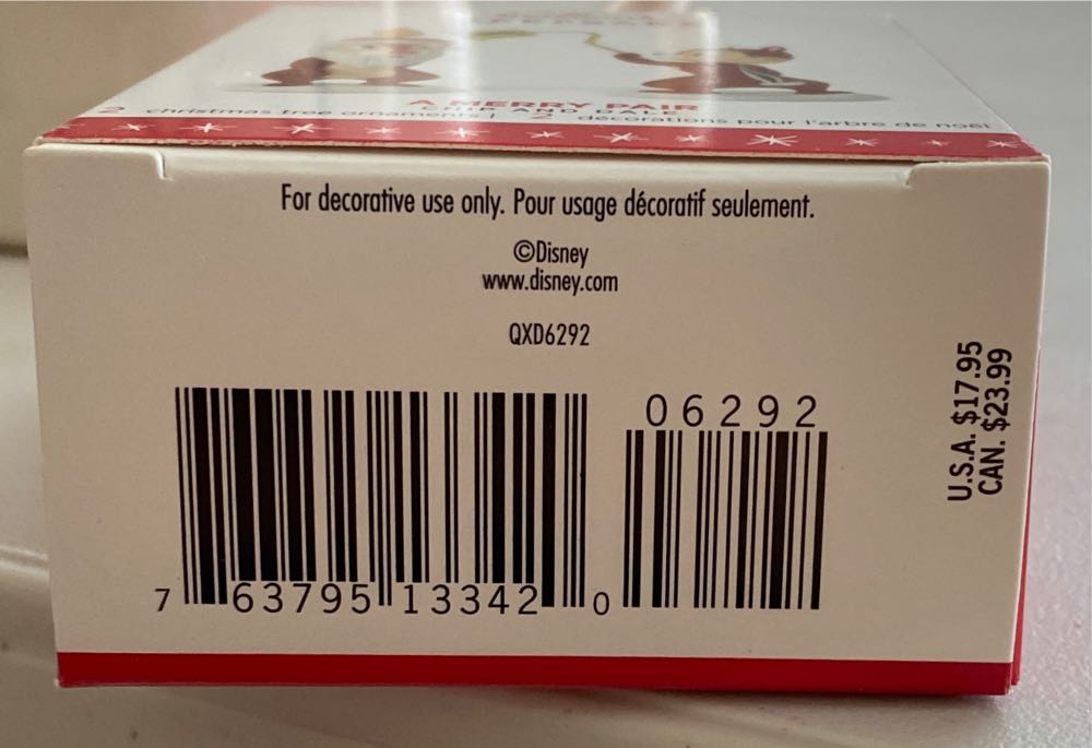 A Merry Pair - Chip N’ Dale (Disney) ornament collectible [Barcode 763795133420] - Main Image 4