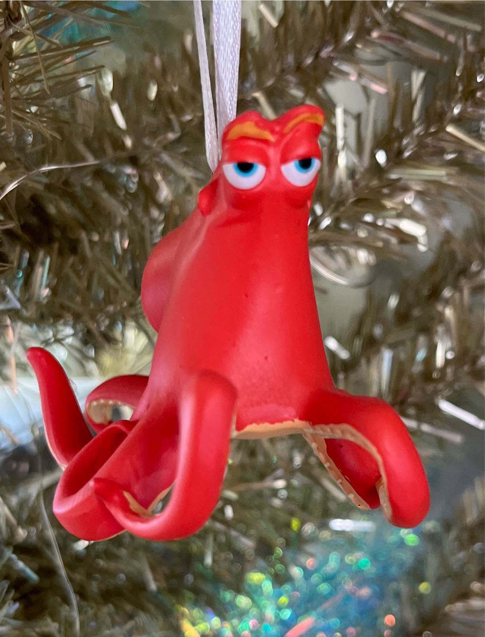Hallmark Keepsake. Summer. Disney Pixar Finding Nemo. Redbox. Finding Dory-Octopus. - Disney Pixar Finding Dory (Redbox: Octopus) ornament collectible [Barcode 763795157198] - Main Image 3