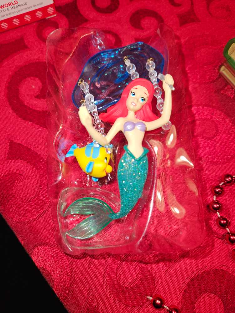 Ariel’s World - The Little Mermaid (Disney) ornament collectible [Barcode 763795166336] - Main Image 4