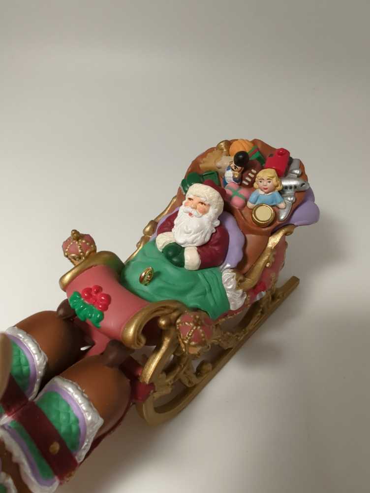 Santa’s Magical Sleigh - Artists’s Studio Collection (Santa) ornament collectible [Barcode 015012378160] - Main Image 4