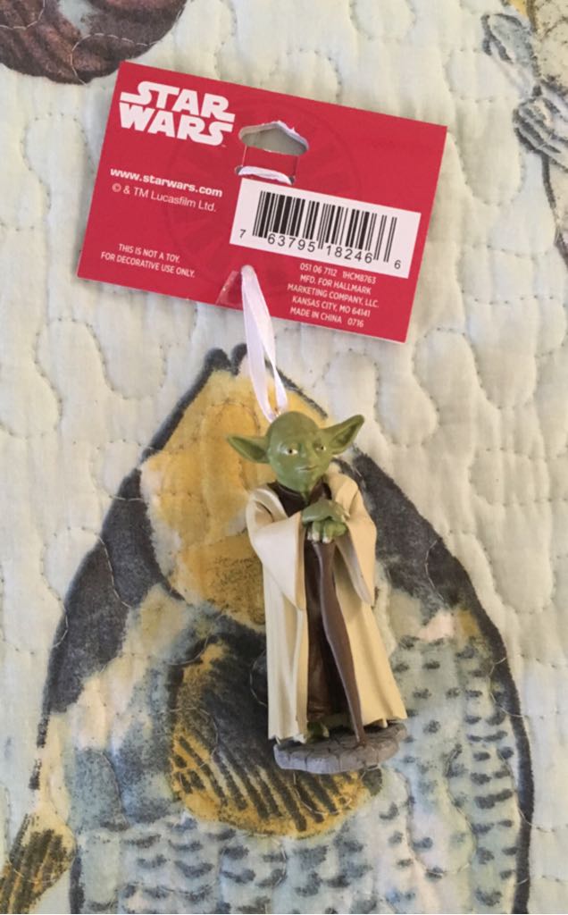 Yoda C3  ornament collectible [Barcode 763795182466] - Main Image 2