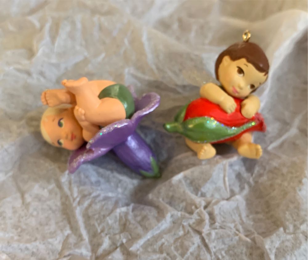 Fairy Messengers. Baby. 2017. Rose And Lavender. 3rd In Series. Sculpted By Kristina Gaughran. - 3rd In Series (Baby Fairy Messengers) ornament collectible [Barcode 763795219377] - Main Image 3