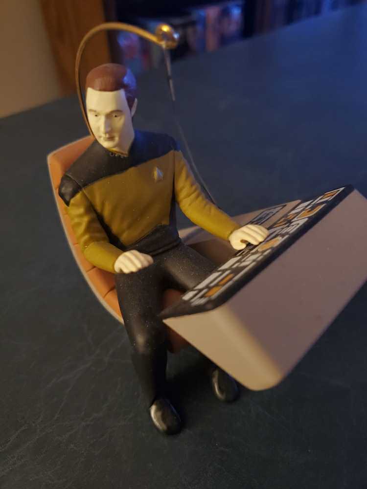Lt. Commander Data - Star Trek: The Next Generation (Star Trek: The Next Generation) ornament collectible [Barcode 015012381894] - Main Image 3