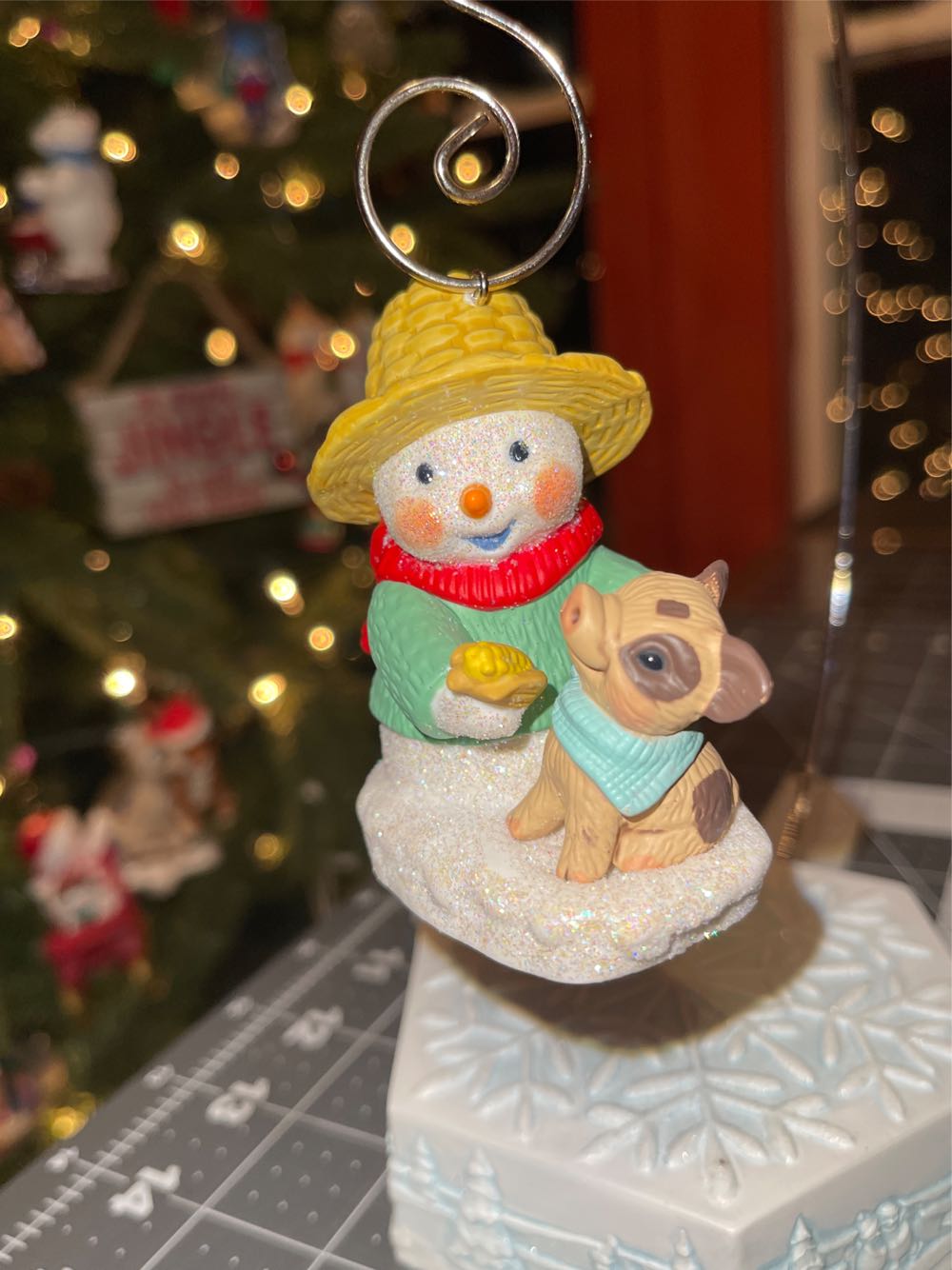 Snow Buddies  - Snow Buddies (Snowman) ornament collectible [Barcode 763795241941] - Main Image 4