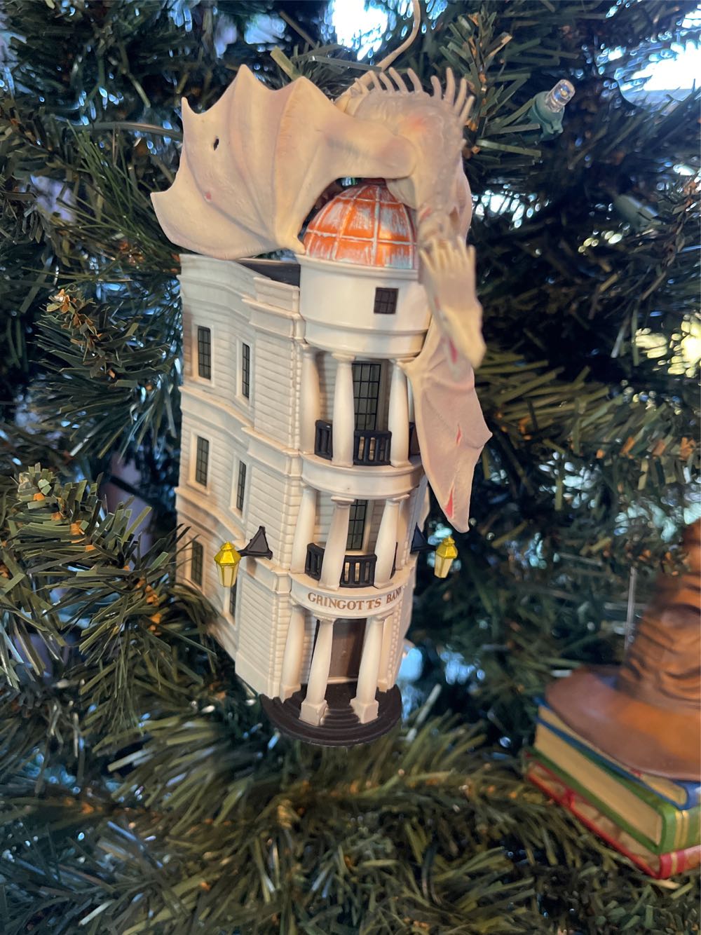 Gringotts Wizarding Bank - Keepsake (Harry Potter) ornament collectible [Barcode 763795244119] - Main Image 3