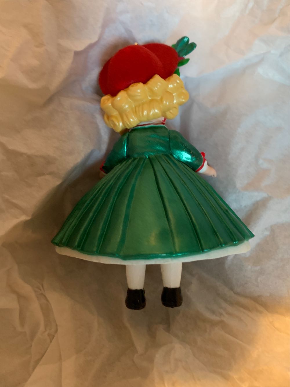 MA#22 Victorian Yuletide - Madame Alexander (Madame Alexander) ornament collectible [Barcode 763795248049] - Main Image 4