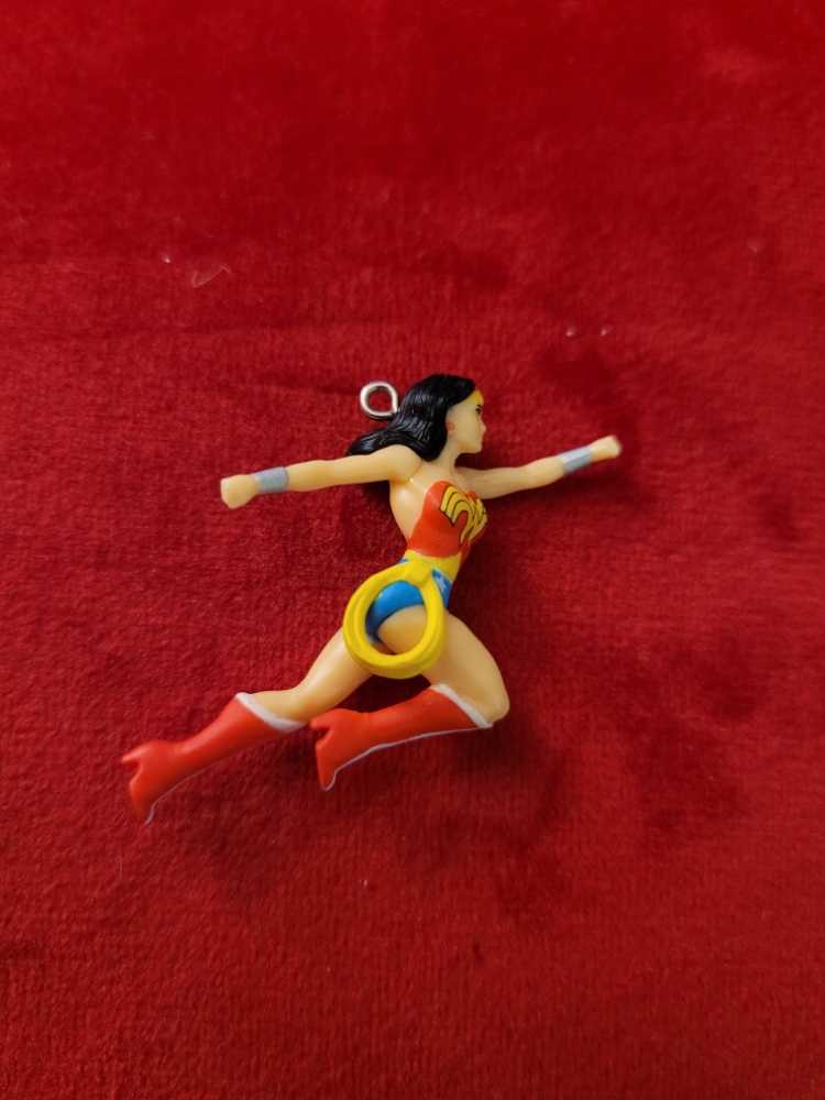 Wonder Woman - Justice League (Miniature) ornament collectible [Barcode 763795250301] - Main Image 3