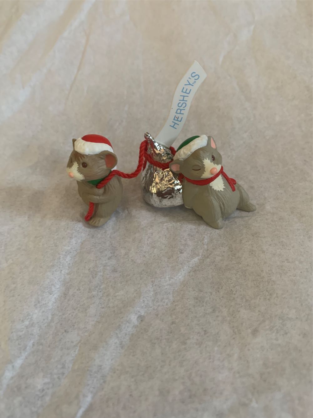 Hershey’s - 2-piece Set - Hershey’s (Hershey’s Kiss) ornament collectible [Barcode 015012390742] - Main Image 3