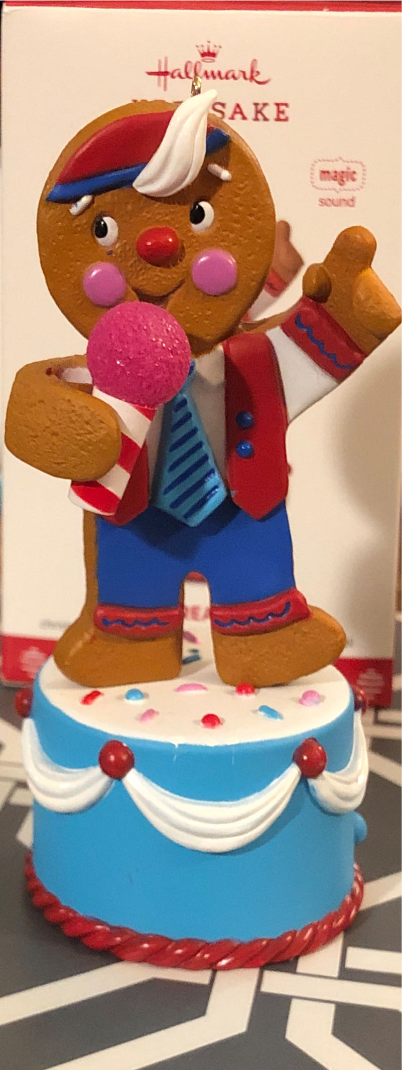 Gingerbread Joker - Magic Sound (Gingerbread) ornament collectible [Barcode 763795258499] - Main Image 4