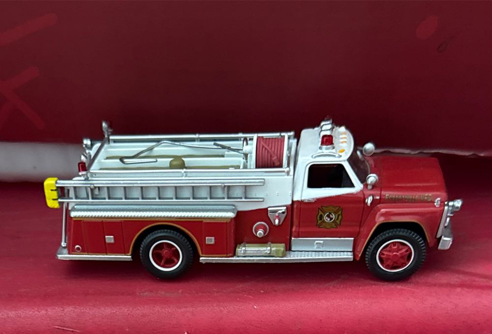 1979 Ford F-700 Fire Engine  - Fire Brigade (Firetrucks) ornament collectible [Barcode 763795258512] - Main Image 4