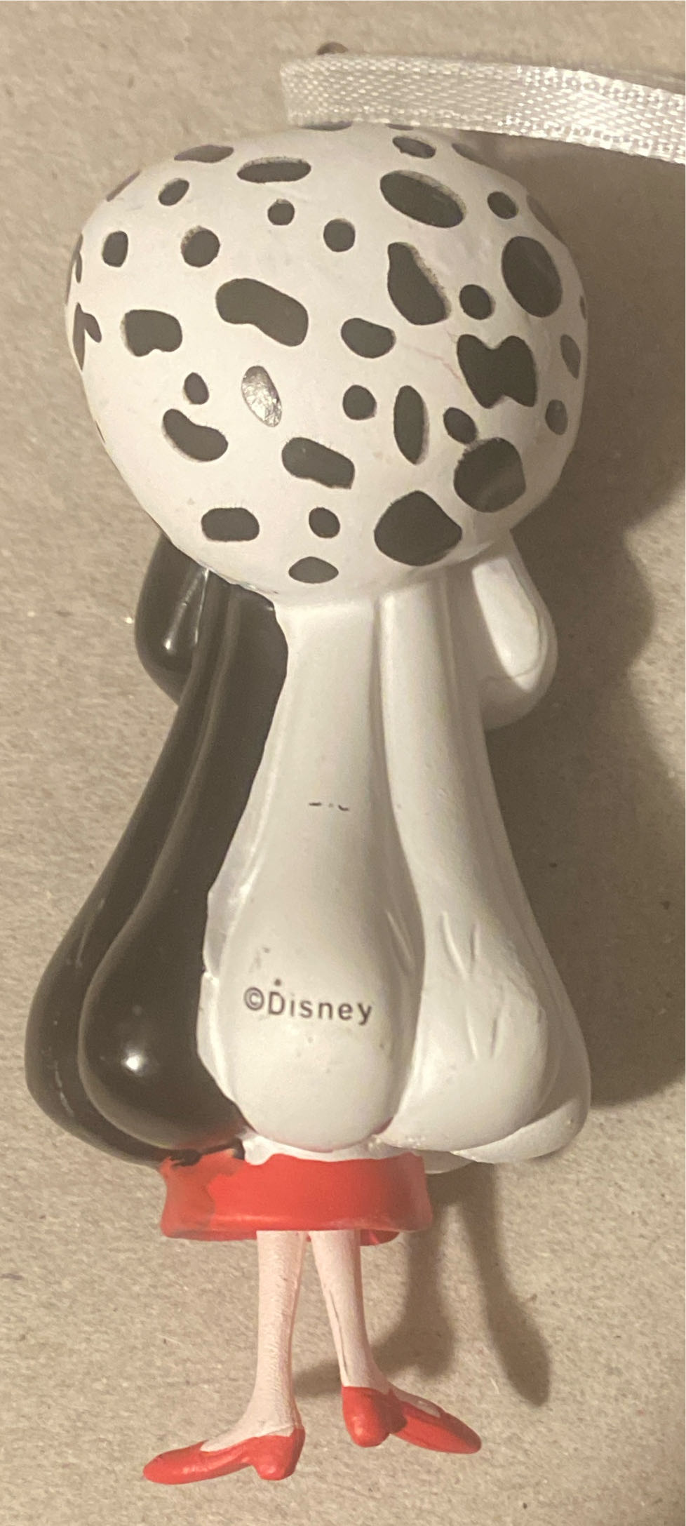 Disney: Cruella De Vil - 101 Dalmatians (Disney) ornament collectible [Barcode 763795324590] - Main Image 2