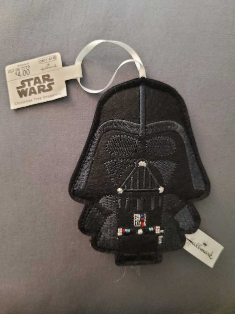 Darth Vader - Felt (Star Wars) ornament collectible [Barcode 763795360772] - Main Image 2