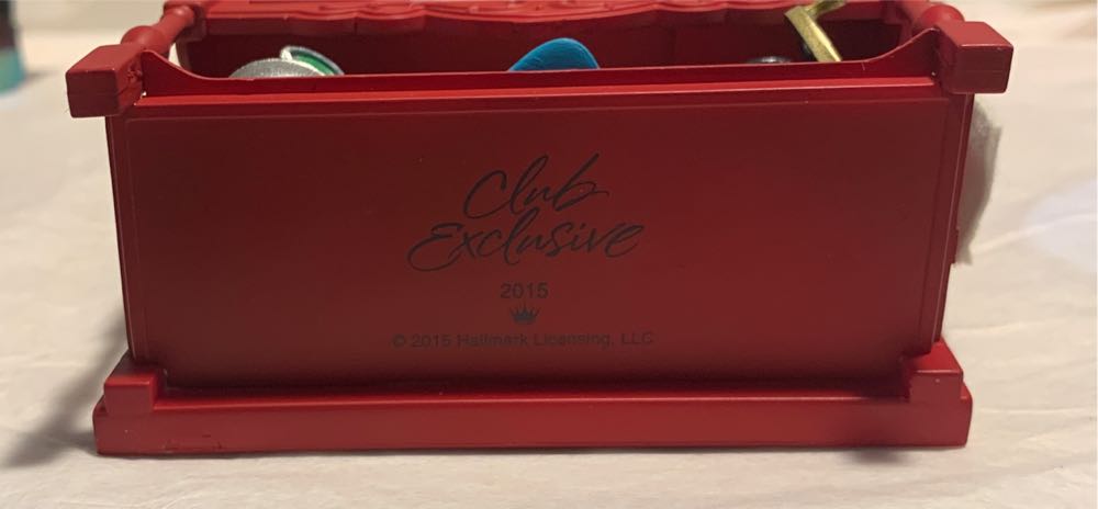 KOC Mrs. Claus’s Kitchen Sink - Keepsake Ornament Club (Mrs. Claus) ornament collectible [Barcode 763795957651] - Main Image 4