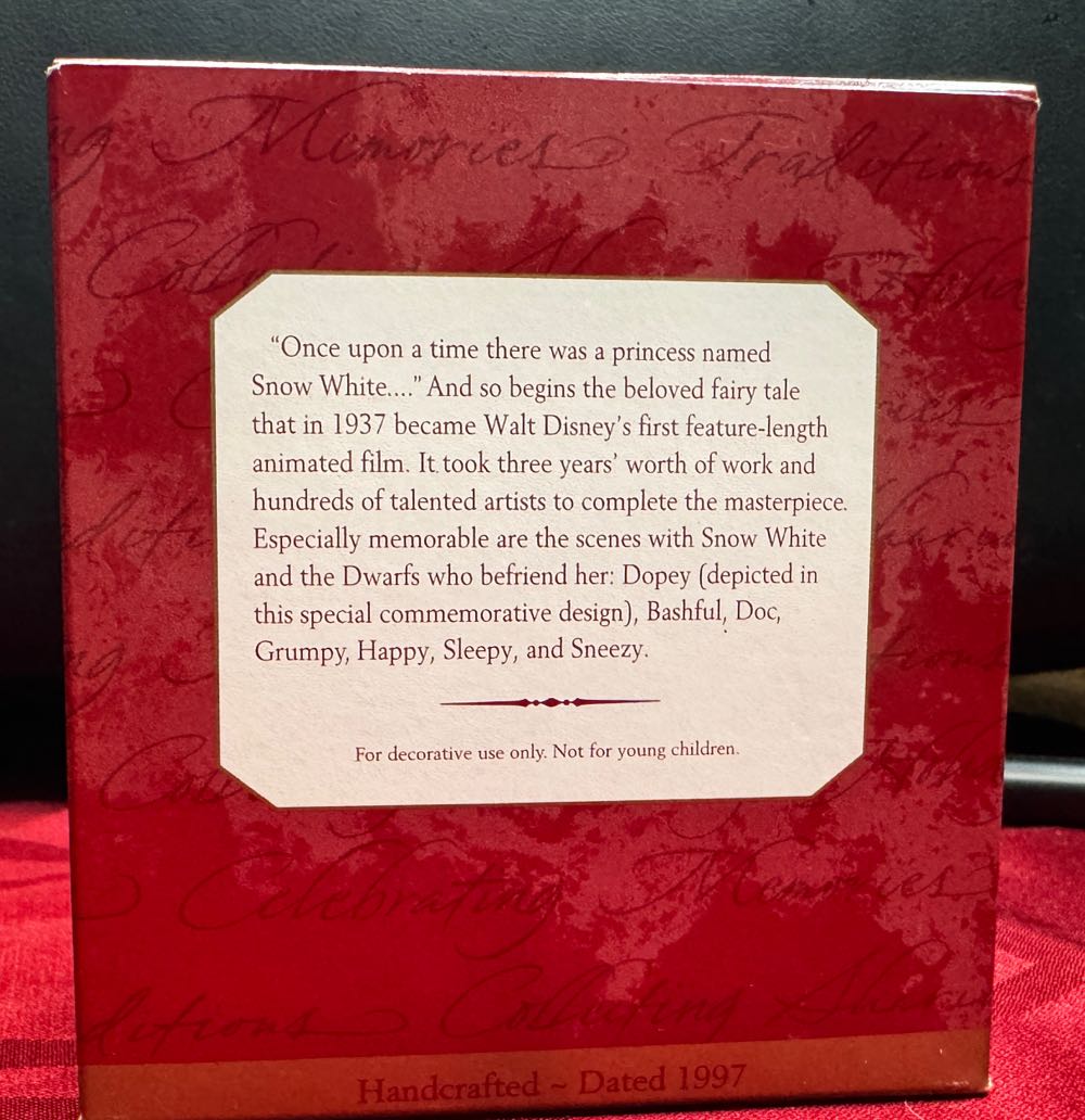 Snow White - Set of 2 Ornaments - Disney Snow White and the Seven Dwarfs (Disney) ornament collectible [Barcode 015012415612] - Main Image 3