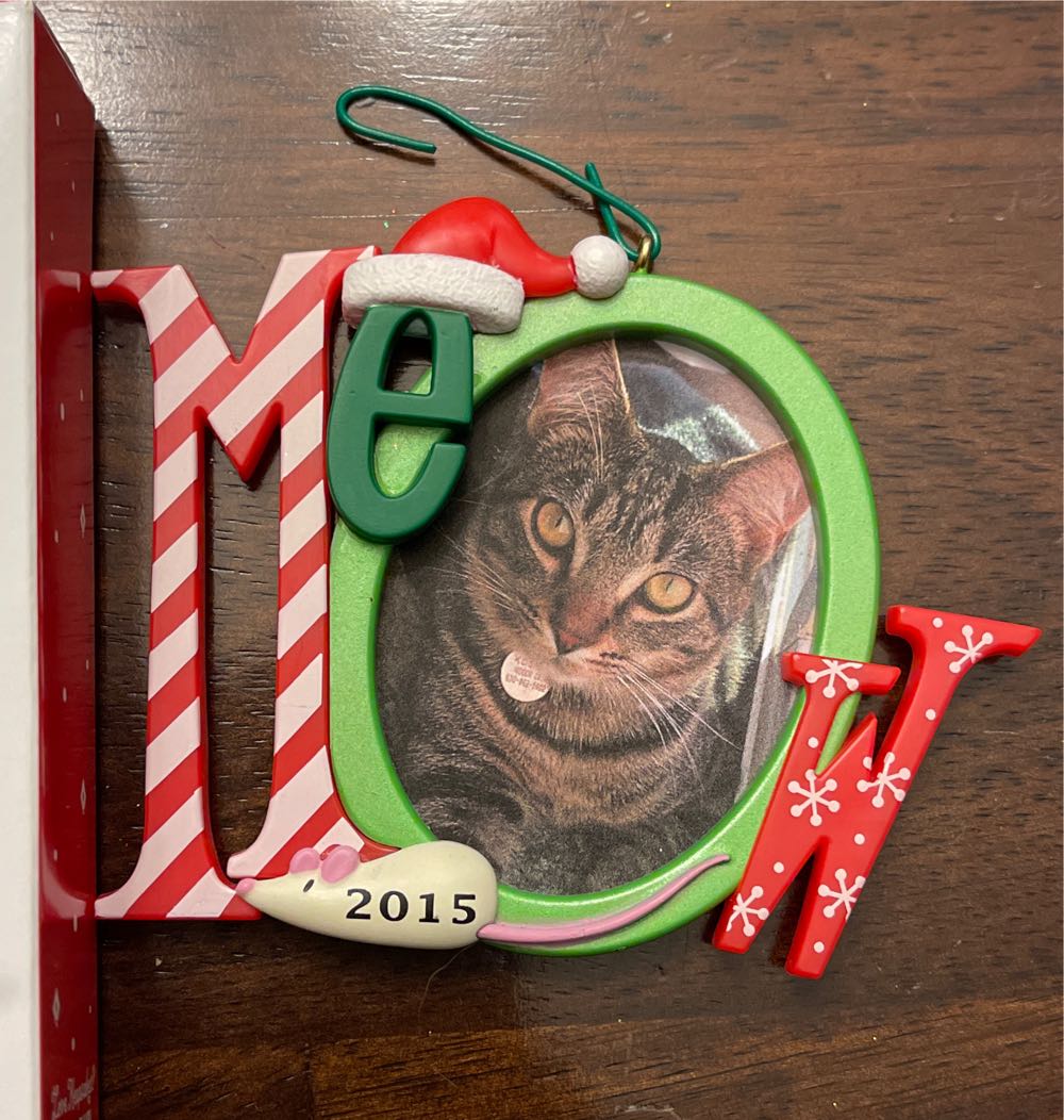 The Cat’s Meow - Photo Holder (Cat) ornament collectible [Barcode 763795971091] - Main Image 2