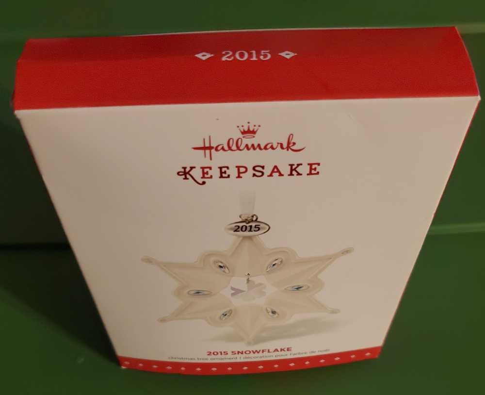 Snowflakes: “2015 SNOWFLAKE” - Snowflakes (Hanging Ornament) ornament collectible [Barcode 763795976256] - Main Image 3