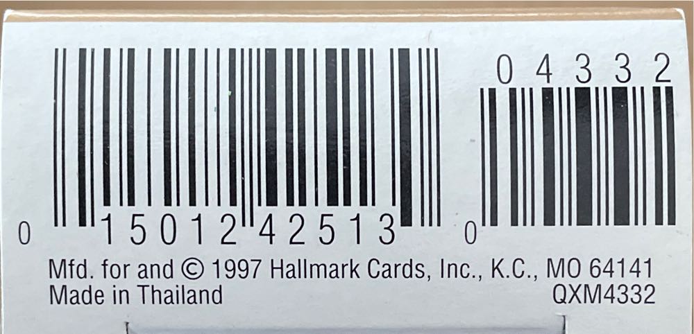 Miniature Polar Buddies #4 - Hallmark Keepsake Miniature (Skating) ornament collectible [Barcode 015012425130] - Main Image 3