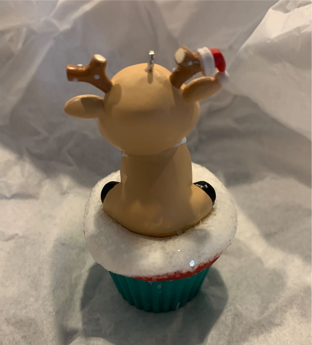 Cupcake #5 Salty And Sweet - Keepsake Cupcakes (Cupcake, Reindeer) ornament collectible [Barcode 763795982707] - Main Image 4