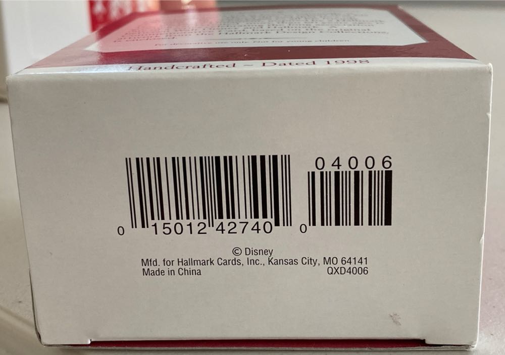Ready For Christmas - Hallmark Archives Series (Disney) ornament collectible [Barcode 015012427400] - Main Image 4